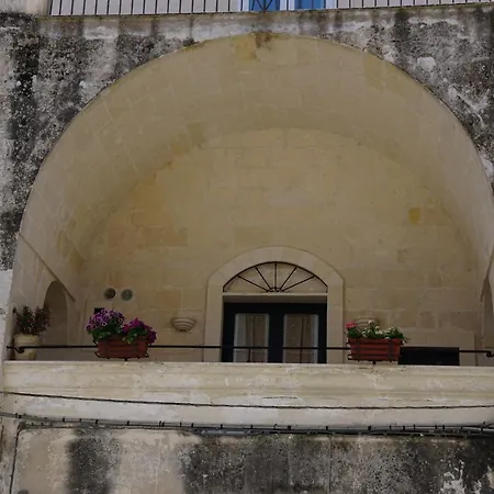 Ui Momm 3* Matera